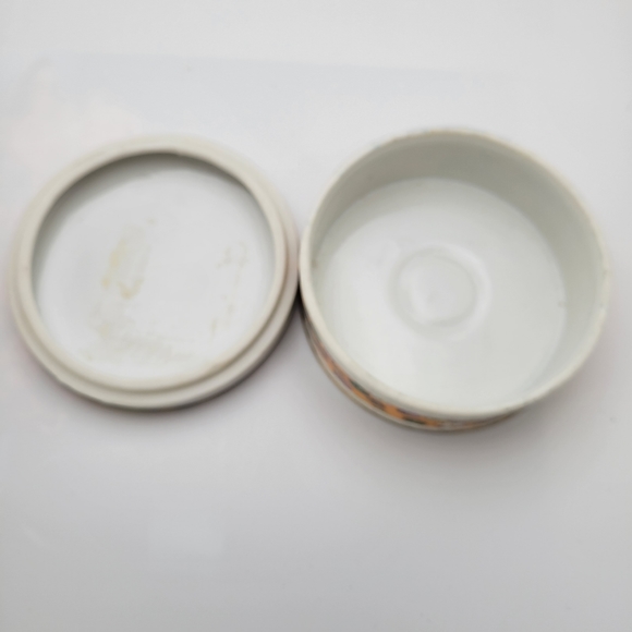 Vintage Porcelian Trinket Boxes Bathroom Vanity Set Powder Container Flower... - Picture 3 of 11